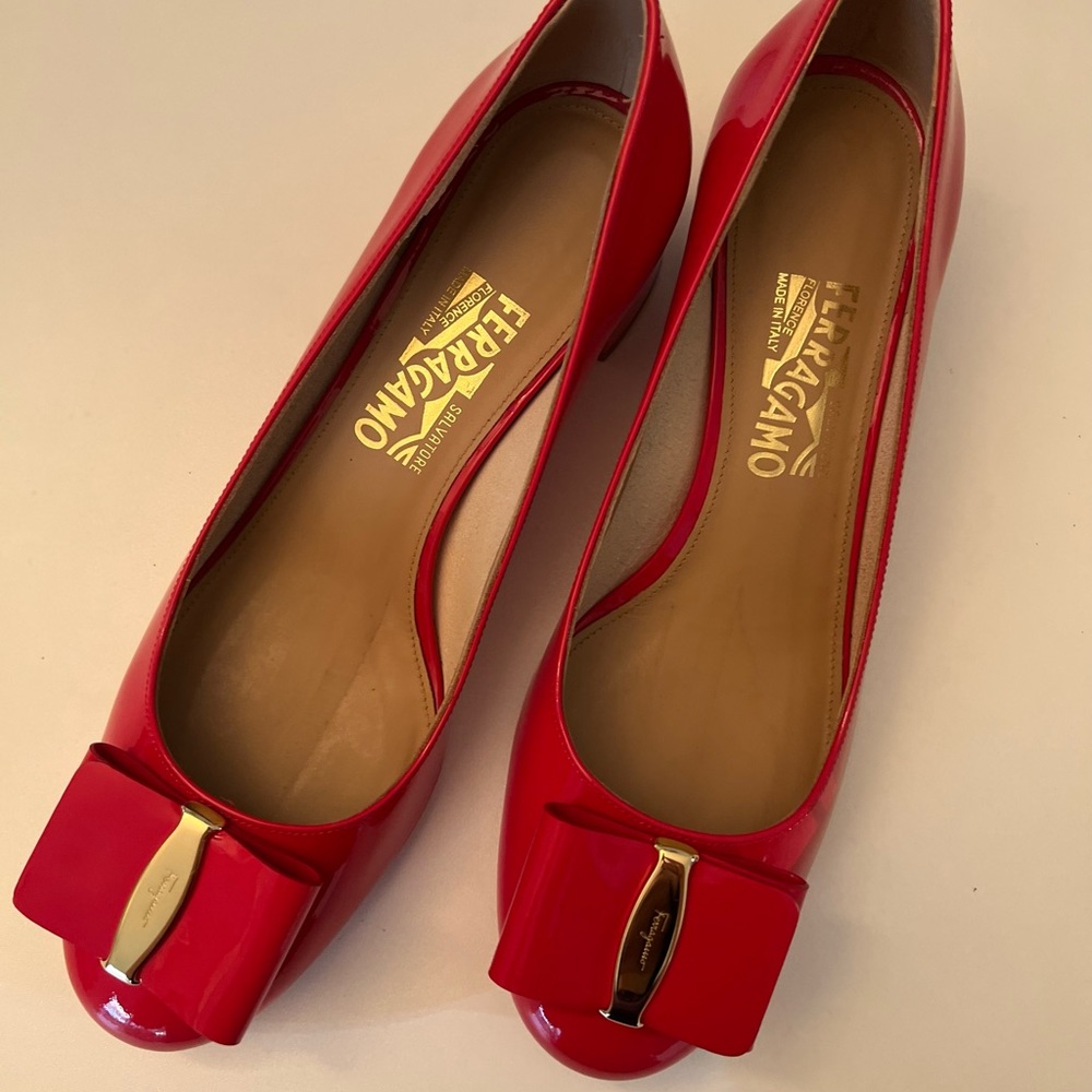Ferragamo bow pump.